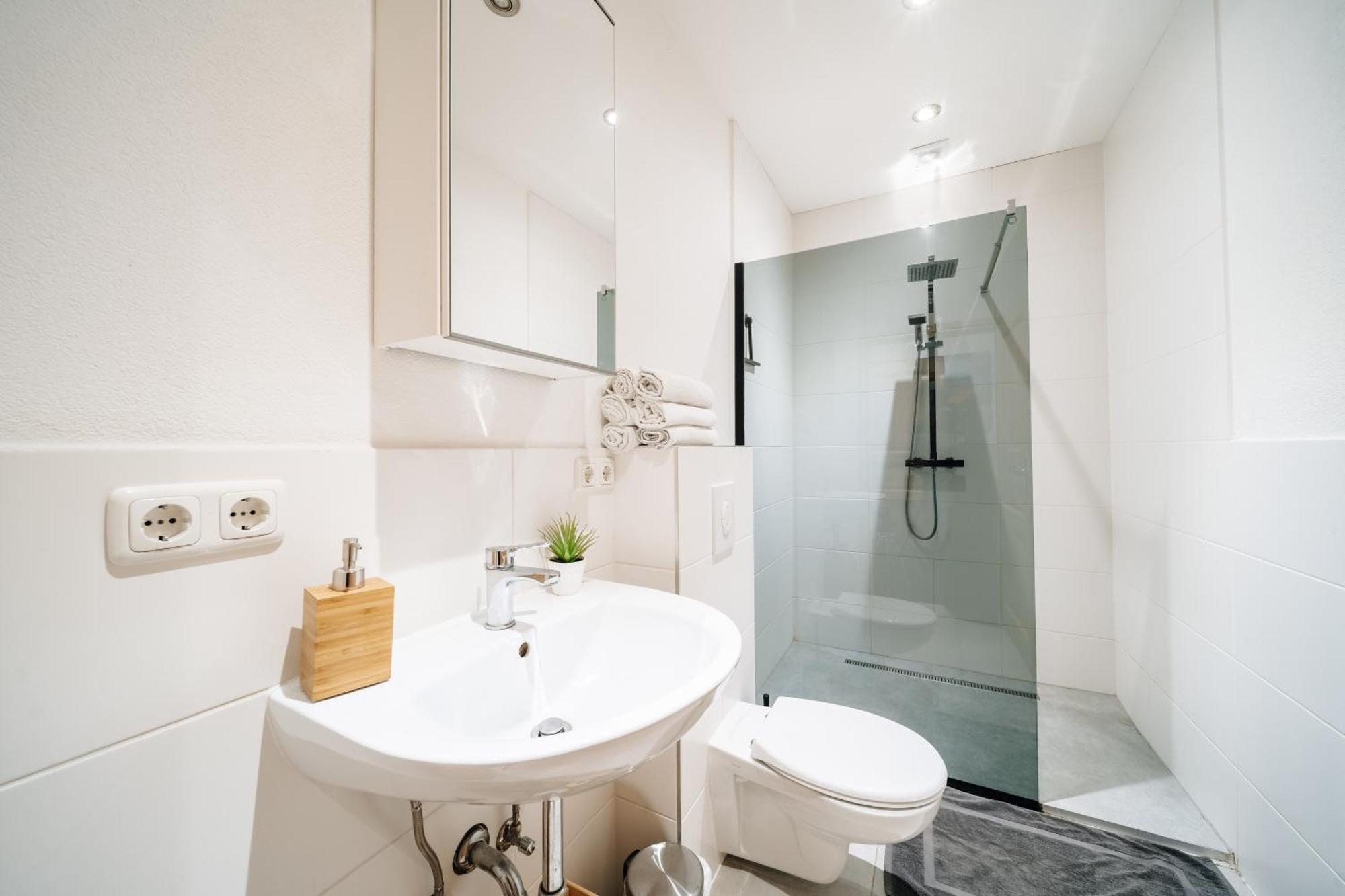 Bismarck Apt Mit Schoenem Balkon Bad Ems Bagian luar foto